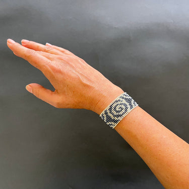Brazalete Telar Plata Medio Espirales Acerina